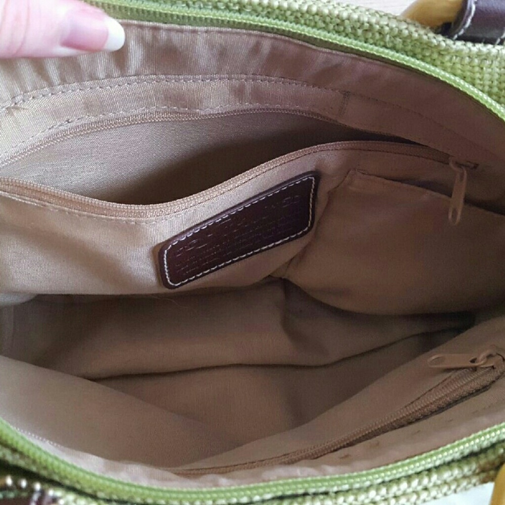 RELIC PURSE..!! 👛 - Picture 3 of 3